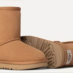 UGG Australia-  Classic Kids' Tan Boots